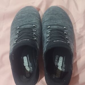 Skechers WoMen's Black/Gray Slip-On Sneakers